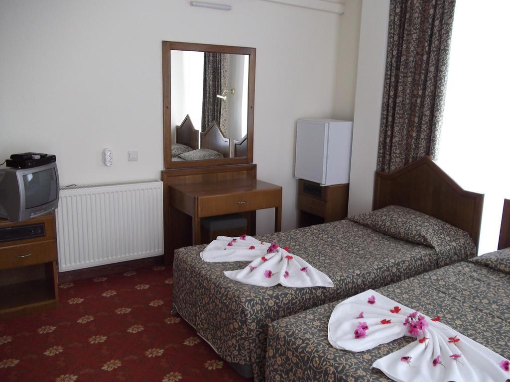 Antik Ridvan Hotel Çeşme Δωμάτιο φωτογραφία
