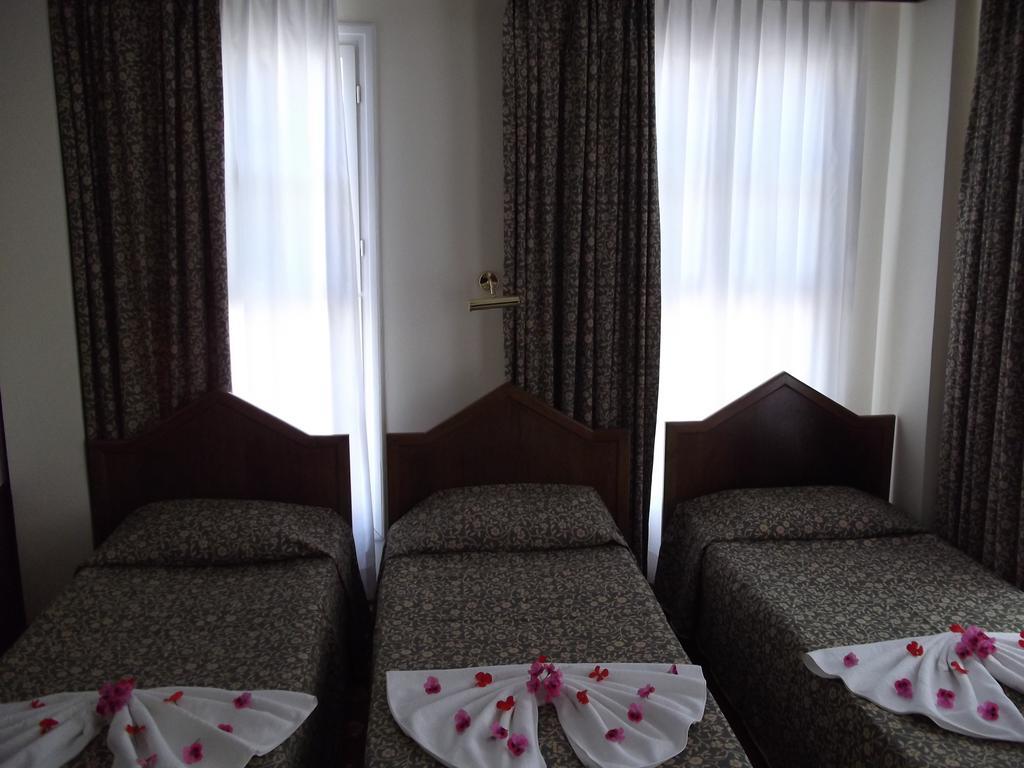 Antik Ridvan Hotel Çeşme Δωμάτιο φωτογραφία